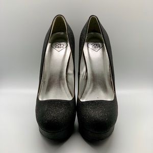 2b BEBE Black Platform Pumps 8M